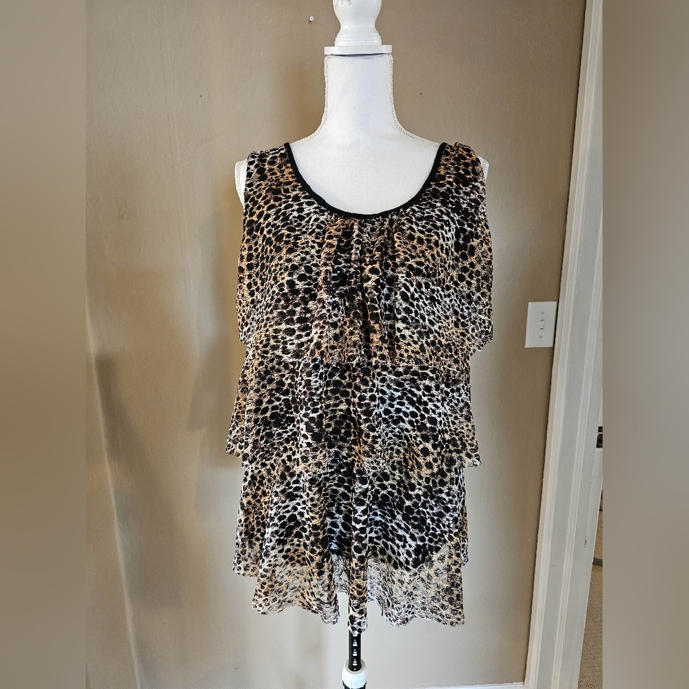 ✨️5 For $20✨️ Cheetah tiered tank top